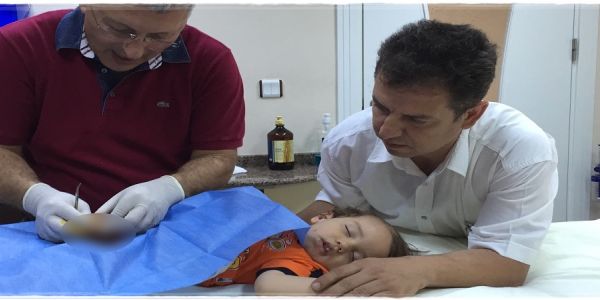 Bebek Doğal Anne Uykusunda S&uuml;nnet Olurken Uyanırsa Ne Olur?